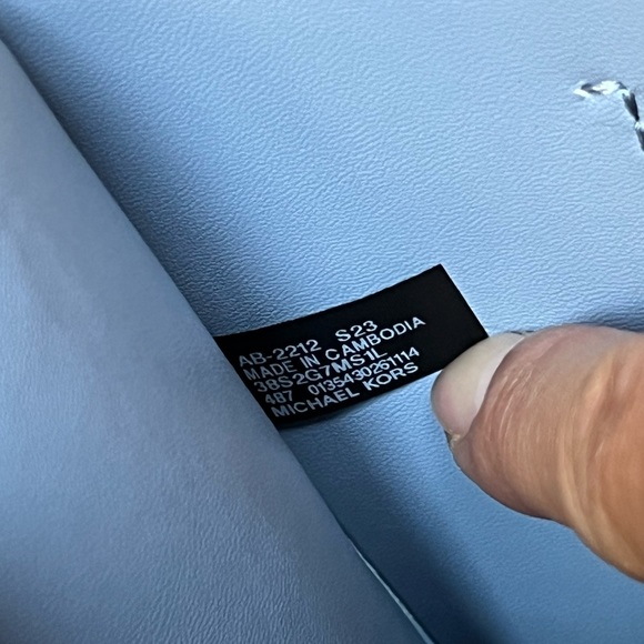 🌼Michael Kors Purse - Picture 11 of 13